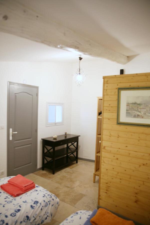 הוילה Le Bastidon De Louis, L'Isle Sur La Sorgue מראה חיצוני תמונה