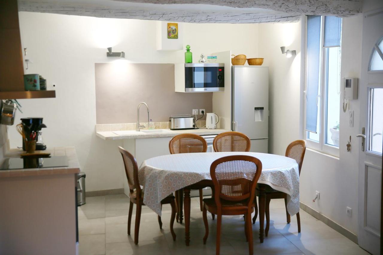 הוילה Le Bastidon De Louis, L'Isle Sur La Sorgue מראה חיצוני תמונה